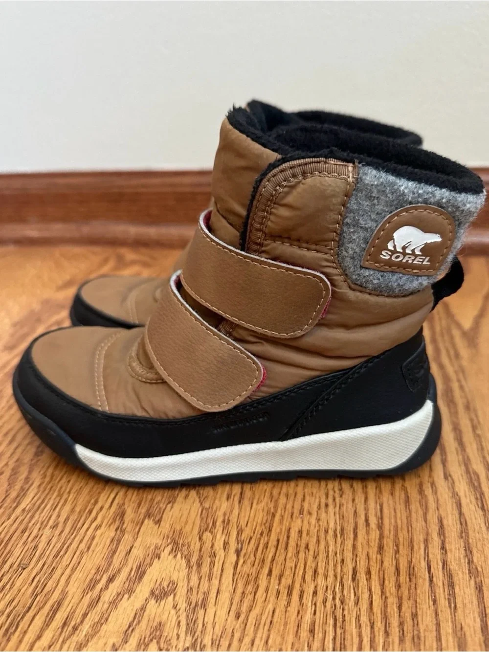 Sorel Whitney II Waterproof Winter Boots Kids 11 Velcro